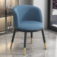 Chaise de salle à manger moderne en lin bleu clair avec accoudoirs incurvés, pieds en bois noir et finition dorée, rembourrée, écologique, pour appartement, maison, café, restaurant