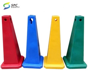 Cône de signalisation de sécurité imprimable en plastique jaune, à quatre faces, en forme de pyramide carrée, antidérapant, pour avertissement de sol mouillé, avec panneau d'affichage supérieur - Product Image 3