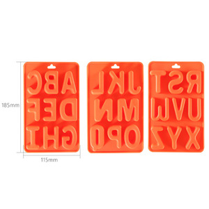 Stampo per Cubetti di Ghiaccio in Silicone a Forma di Lettere dell'Alfabeto Personalizzato per l'Estate - Product Image 2