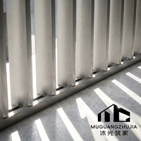Pérgola Bioclimática Resistente de Aluminio con Recubrimiento en Polvo, Impermeable, con Techo de Láminas Ajustables, Gazebo Eléctrico para Exteriores