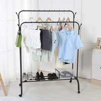 Porte-manteau mobile multifonctionnel Porte-vêtements à roulettes Porte-vêtements avec étagère inférieure