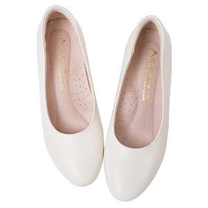 Escarpins en cuir pour femme avec une construction confortable et large pour un ajustement parfait - Product Image 4