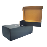 Boîte postale cadeau en carton ondulé personnalisée de luxe pour chaussettes Emballage en carton de luxe gaufré Enveloppe en carton d'expédition