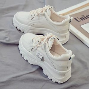 Chaussures épaisses à lacets pour femmes, tendance automne-hiver 2025, style étudiant, sport, blanc, mode décontractée, semelle épaisse, dessus en PU - Product Image 3