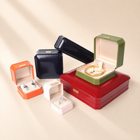 Abgeschrägte Ecken PU-Leder Schmuckbox Nachhaltige Schmuck-Geschenkbox für Verlobungsring Halskette Armband Marke Schneller Versand