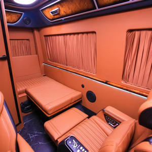 Fourgonnette de luxe Mercedes-Benz Sprinter personnalisée avec cloison, <span class=keywords><strong>TV</strong></span>, plafond ciel étoilé et toit surélevé <span class=keywords><strong>pour</strong></span> un intérieur exécutif VIP - Product Image 5