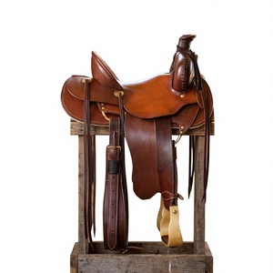 Silla de montar inglesa personalizada de cuero genuino con armazón de madera, sostenible, BS International, 100% original, con brida para caballo NA53 - Product Image 1