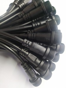 QUANWEI 2-Pin Wasserdichtes Kabel 1 Stecker auf 3 Buchsen Y-Verteiler Adapter Stecker IP65 für LED-Streifen Lichtverbinder - Product Image 5