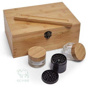 Boîte à bijoux rectangulaire moderne en bambou avec finition laquée, design portable pour le rangement des bijoux - Product Image 4