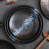 Assiette japonaise ronde peu profonde en céramique, émaillée au four, pour servir le sushi, idéale pour les restaurants Izakaya, les hôtels et la restauration
