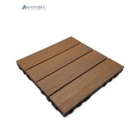 Carreaux de terrasse modernes 300x300MM imbriqués bricolage Co-Extrusion Composite WPC Grain de bois étanche Installation facile à cliquer pour