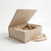 Boîte magnétique rigide de luxe personnalisée avec insert en satin, ruban et emballage en papier pour ensembles cadeaux de perruques et de cheveux