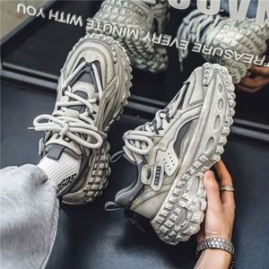 Zapatillas de hombre de moda, versátiles, estilo Torre, con diseño de malla transpirable, suela gruesa tipo neumático, estilo primavera, para caminar. - Product Image 5