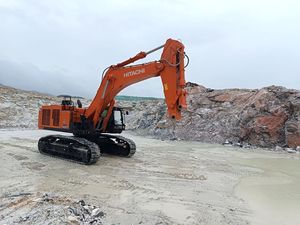 รถขุดไฮดรอลิกแบบตีนตะขาบ ZX900LCH ขนาด 86 ตัน สำหรับงานหนัก พร้อมบุ้งกี๋ขนาด 7 ลูกบาศก์เมตร - Product Image 4