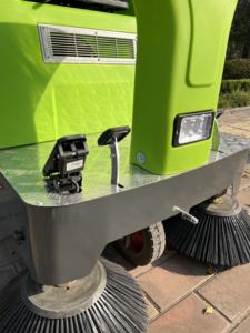 Balayeuse électrique d'<span class=keywords><strong>extérieur</strong></span> <span class=keywords><strong>à</strong></span> quatre roues pour asphalte balayeuse d'usine balayeuse de sol balayeuse de route voiture <span class=keywords><strong>à</strong></span> <span class=keywords><strong>vendre</strong></span> - Product Image 6