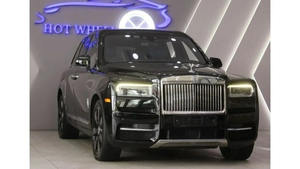 EN BUEN ESTADO, <span class=keywords><strong>Rolls</strong></span> <span class=keywords><strong>Royce</strong></span> Cullinan Usado, Modelo <span class=keywords><strong>2021</strong></span>, Gasolina, Color Negro, Autos Listos para Usar - Product Image 3