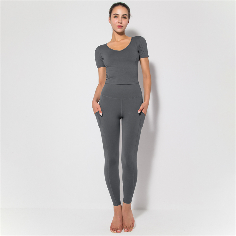 Hot  Yoga Set 4 colors fitness Fashion Modern Breathable Workout Clothing Women Active Wear  hygroscopic  Popular