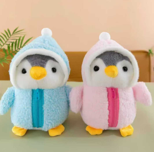 <span class=keywords><strong>Le</strong></span> petit <span class=keywords><strong>pingouin</strong></span> portant un pull à capuche, si doux que votre cœur fond de joie. - Product Image 3