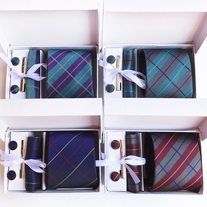 Coffret cadeau de cravate pour hommes Cravate de mariage en polyester à carreaux rouges pour hommes Cravate Hanky Boutons de manchette Fête d'affaires - Product Image 2