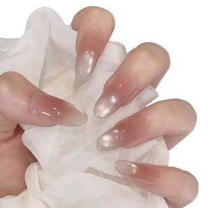 Ongles portables effet œil de chat Chasing Light, longueur moyenne, couleur nude, perles de verre blanchissantes, nail art œil de chat fait main, ongles haut de gamme - Product Image 2