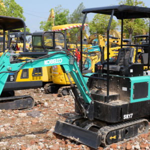 Mini-excavatrice Kobelco SK17 d'occasion fabriquée au Japon - Heures de travail réduites, machines de construction à petite échelle en stock - Product Image 1