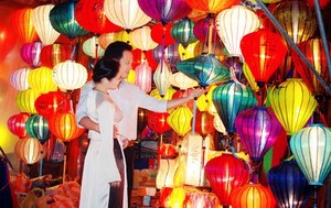 Traditional Silk <b>Lantern</b> Vietnam for New Year - Product Image 3