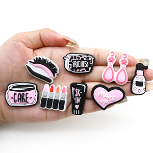 Venta al por mayor <span class=keywords><strong>de</strong></span> fábrica <span class=keywords><strong>de</strong></span> la serie <span class=keywords><strong>de</strong></span> maquillaje suave Pvc zapato encantos sandalias <span class=keywords><strong>de</strong></span> goma ornamento <span class=keywords><strong>para</strong></span> las mujeres decoraciones florales zuecos Accesorios - Product Image 4