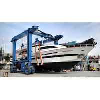 Grue de levage hydraulique marine portable de 30 à 200 tonnes avec moteur et roulement, hauteur de levage de 25 m pour yacht et utilisation en quai