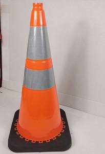 مخاريط مرور مطاطية - Product Image 2