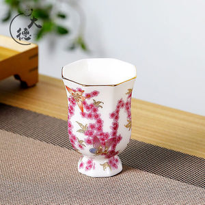 Taza de Té de Porcelana Rosa Flor de Cerezo con Borde Dorado para Uso Personal, Origen Dehua - Product Image 1