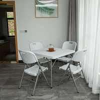 Table pliante à cartes et ensemble de quatre chaises pliantes
