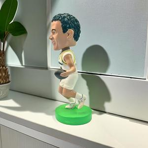 <span class=keywords><strong>Figurine</strong></span> <span class=keywords><strong>de</strong></span> football personnalisée en résine, faite à la main et peinte à la main, certifiée BSCI, pour <span class=keywords><strong>voiture</strong></span>, style bobblehead, amusante et sportive - Product Image 4