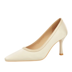 322 Zapatos de Tacón Cuadrado Bajo de Satén para Mujer, Estilo Antiguo Sencillo, Sin Cordones, Tacón Fino, Versátiles, Cómodos, Alta Calidad - Product Image 1