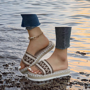 Sandalias de cuña de estilo viento nacional de verano para mujer, zapatillas de caramelo de hilo de fondo grueso para mujer, talla grande con luz abierta para primavera - Product Image 3