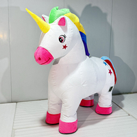 2/2.6m kostum maskot Unicorn tiup 4 kaki berjalan raksasa dengan orang berdiri di dalam