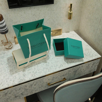 Boîte à bijoux en papier miniature de luxe écologique faite à la main avec logo personnalisé, doublure en éponge, type boîte à montre, boîte à ouverture facile