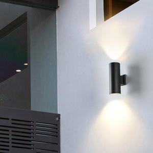 Éclairage de jardin LED mural extérieur en alliage d'aluminium étanche 2700K blanc chaud doux, angle de faisceau de 20 degrés, garantie 10 ans - Product Image 4