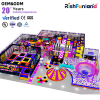 Aire de jeux intérieure personnalisée pour tous les âges, centre sportif, aire de jeux pour enfants, équipement de jeux doux pour enfants avec toboggan et fosse à balles