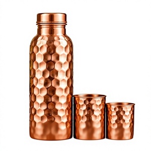 Botella de agua hexagonal de cobre martillado con tapa y juego de 2 tazas, set vintage de 3 piezas. - Product Image 1