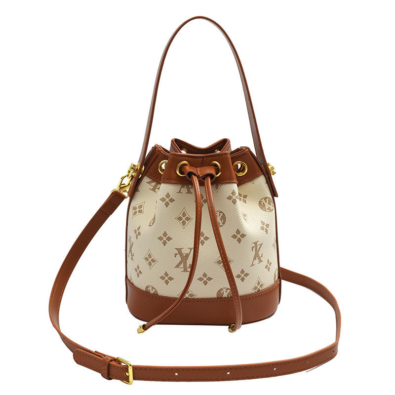 Brun avec du riz blanc