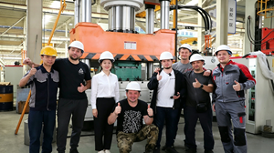 Prensa Hidráulica de 315 Toneladas y 400 Toneladas para Fabricación de Cascos de PE y Kevlar, Maquinaria Hidráulica para Fabricación de Cascos Balísticos - Product Image 2