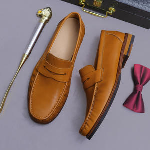 Chaussures décontractées luxueuses pour hommes, cousues Goodyear - mocassins faits main parfaits pour les occasions formelles et professionnelles. - Product Image 4