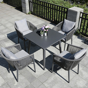 Ensemble <span class=keywords><strong>de</strong></span> table et <span class=keywords><strong>de</strong></span> chaises <span class=keywords><strong>de</strong></span> patio d'hôtel <span class=keywords><strong>de</strong></span> luxe, personnalisable en matière et en taille, en corde tressée, imperméable et résistant au soleil - Product Image 4