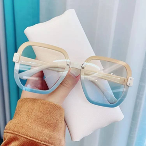 Gradient Color Sunglasses for Women Fashionable <b>Large</b> <b>Frame</b> Sunglasses for Men UV Resistant Sunglasses Wholesale - Product Image 4