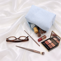 Petite trousse de maquillage gaufrée pour voyage, grande trousse de toilette esthétique portable, pochette cosmétique zippée pour sac à main, organiseur de maquillage