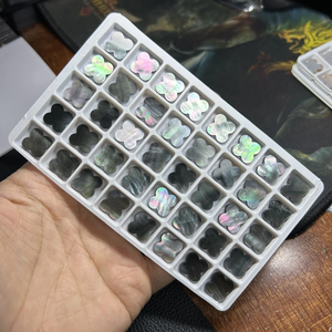 مصنع الجملة قذيفة الطبيعية منحوتة أربع أوراق البرسيم زهرة أم اللؤلؤ الأسود - Product Image 2