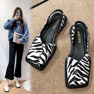 Baotou Cool scarpe da donna 2025 collezione estiva monostrato muli squadrati per capezzoli con sandali pigri con punta a un passo - Product Image 1