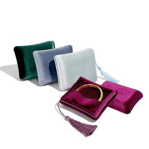 Caja de Joyería de Terciopelo Rectangular de Lujo con Logotipo Personalizado al por Mayor, Caja de Almacenamiento de Anillos y Pulseras de Lujo para Viaje - Product Image 4