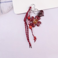 Porte-clés créatif vintage en cuir avec fleur et pompon, breloque perlée en corde tressée avec fermoir cœur métallique pour décoration de sac