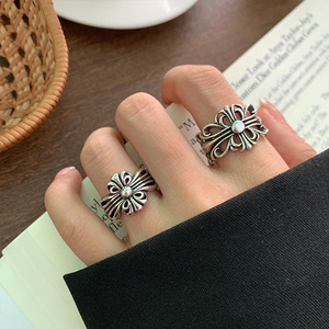 مجوهرات بتصميم عتيق متقاطع ، خواتم من الفولاذ المقاوم للصدأ للنساء والرجال ، أسلوب أنيق وخالد. - Product Image 4